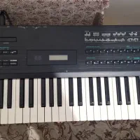 سینتی سایزر YAMAHA DX7