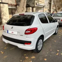 207مدل 1402|خودرو سواری و وانت|همدان, |دیوار