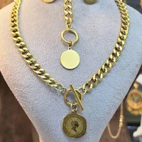سرویس گردنبند ودستبند و گوشواره در بدلیجات کریمی