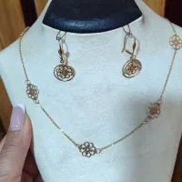 گردنی و گوشواره طلا در حد نو