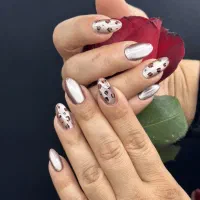 خدمات ناخن با قیمت استثنایی و کیفیت وماندگاری بالا