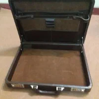 یک عددکیف سامسونت مشکی ویک ساعت مچی CRLENT قدیمی|کیف، کفش، کمربند|شیراز, نصر|دیوار