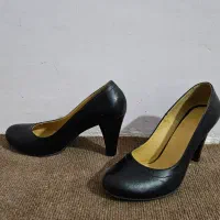 کفش سایز ۳۹