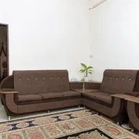 مبل L هفت‌نفره میز عسلی تمیز و سالم 6300