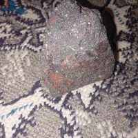 لطغا یک سنگ شناس توضیح بده این چه نوع سنگ است