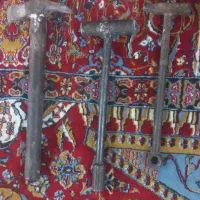 دستگیره و قفل و سه عدد چکش و فیوز 200 امپر