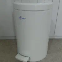 سطل زباله یا ظرف برنج پدالی