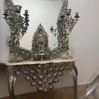 اینه و کنسول وشمعدانی و ساعت طرح برنز