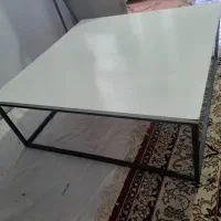 میز عسلی مربعی و تلوزیون سامسونگ ۲۱ نقره ای|مبلمان خانگی و میز عسلی|مشهد, گلبرگ شمالی|دیوار