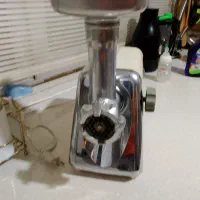 چرخ گوشت قدیمی سالم سفید نقره ای