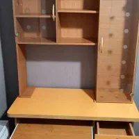 میز تحریر سالم شیشه هاش سالم کشوسالم بدون شکستگی