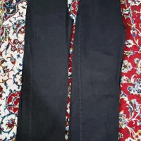 تعدادی شلوار نو به علت جمع کردن مغازه|لباس|یاسوج, |دیوار