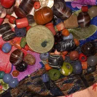 سنگ و مهره عتیقه|کلکسیون اشیاء عتیقه|بندرعباس, |دیوار