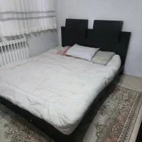 تخت دونفره با آینه دراور و پاتختی