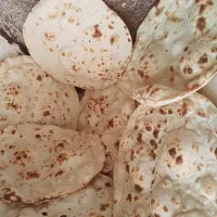 به یک فروشنده و یک نیرو جهت همکاری در نانوایی