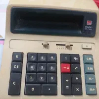 ماشین حسآب حرفه ای قدیمی فقط شارژر ندارد