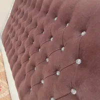 تخت دو نفره نیاز به تعمیر