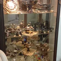بوفه چوبی و تزیینی پشت ایینه