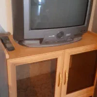 تلویزیون ۲۱ومیز تلویزیون سالم|تلویزیون و پروژکتور|اقبالیه, |دیوار