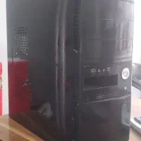 کیس کامپیوتر با کیبورد