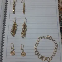 گوشواره ودست بند وانگشتر
