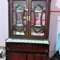 کمد چوبی محکم وجادار