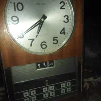 ساعت دیواری عتیقه مربوط به 60 سال پیش