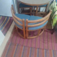 یک عدد میز ناهارخوری ۴ نفره گرد استوانه‌ای تمیز|میز و صندلی غذاخوری|کرج, برغان|دیوار