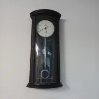 ساعت دیواری در حد نو