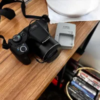 Canon PowerShot SX520 HS در حد نو