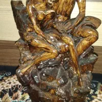 تعدادی مجسمه و شب خواب