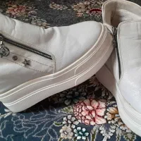 کفش نیم پوت  سفید کار کرد چرم