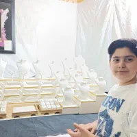 استند ویترین طلا