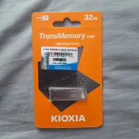 دو عدد فلش ۳۲ و ۶۴ گیگ