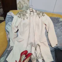 کت و زیر سارافونی و دو عدد کفش