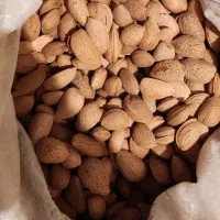 ۱/۶ کیلوگرم بادام اعلا