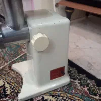 تعدادی لوازم برقی آشپزخانه