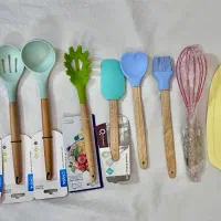 ابزار آشپزخانه  بهمراه تختشت  مبلغ 1700هزار تومان