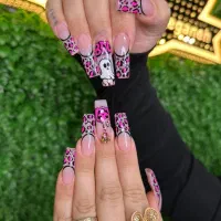 ترمیم کاشت ناخن فشیال صورت مژه کراتین رنگ بافت مو