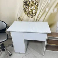 فروش میز ناخن و فایل فلزی قیمت مناسب|آرایشگاه و سالن‌های زیبایی|اراک, |دیوار