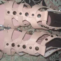 کفش زرشکی چرم اصل نوو سایز ۳۹ وکالباسی|کیف، کفش، کمربند|محمدشهر, محمدشهر|دیوار