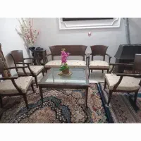 یک دست مبل چوب راش بسیار محکم و  ویک فرش ۶  متری