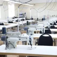 کارگر ساده وسط وسط کار