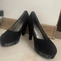 تعدادی کفش و کیف قیمت مناسب