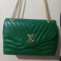 دوعدد کیف سبز نو است کیف کرم دوبار استفاده شده