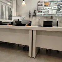 میز تی. صندلی. کمد