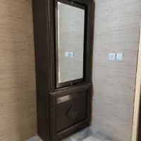 جاکفشی با اینه قابل چرخش و جادار