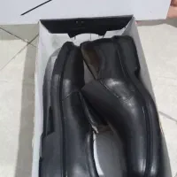 سه تا  کفش مشکی مردانه نو  و کار کرده  و  ایمنی