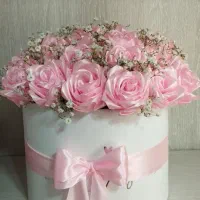 دسته گل و باکس گل روبانی