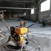 اجرای بتن کف با ماله پروانه